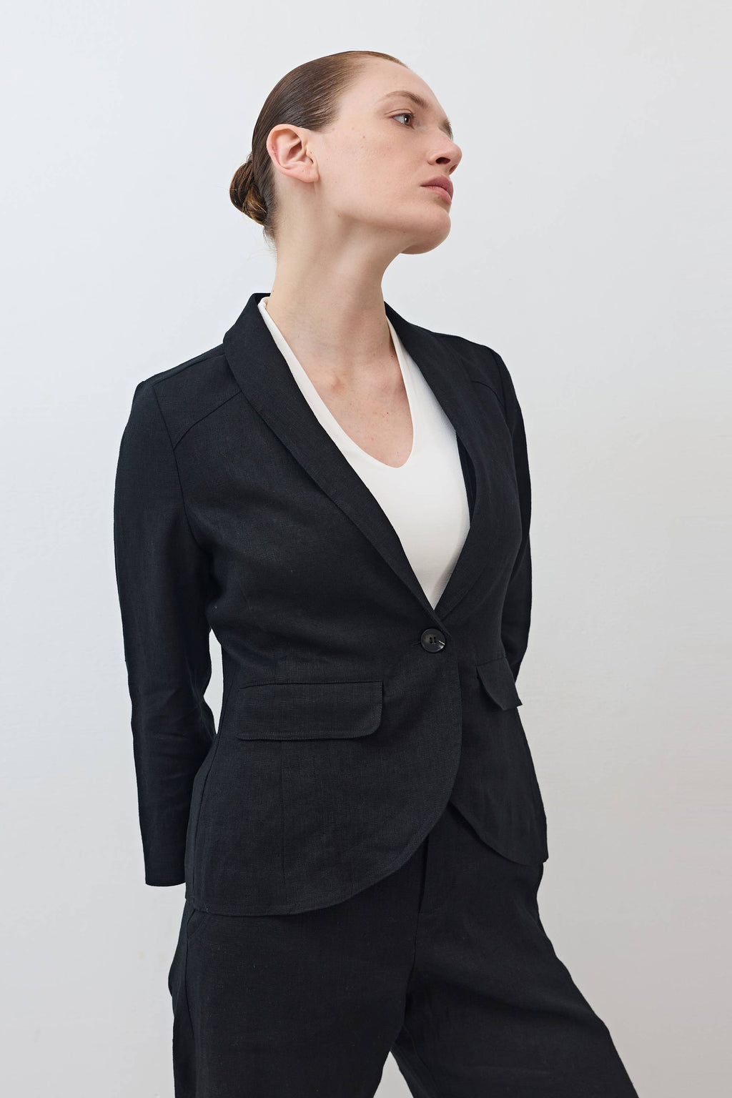 Cropped Tulip-Hem Blazer in Black