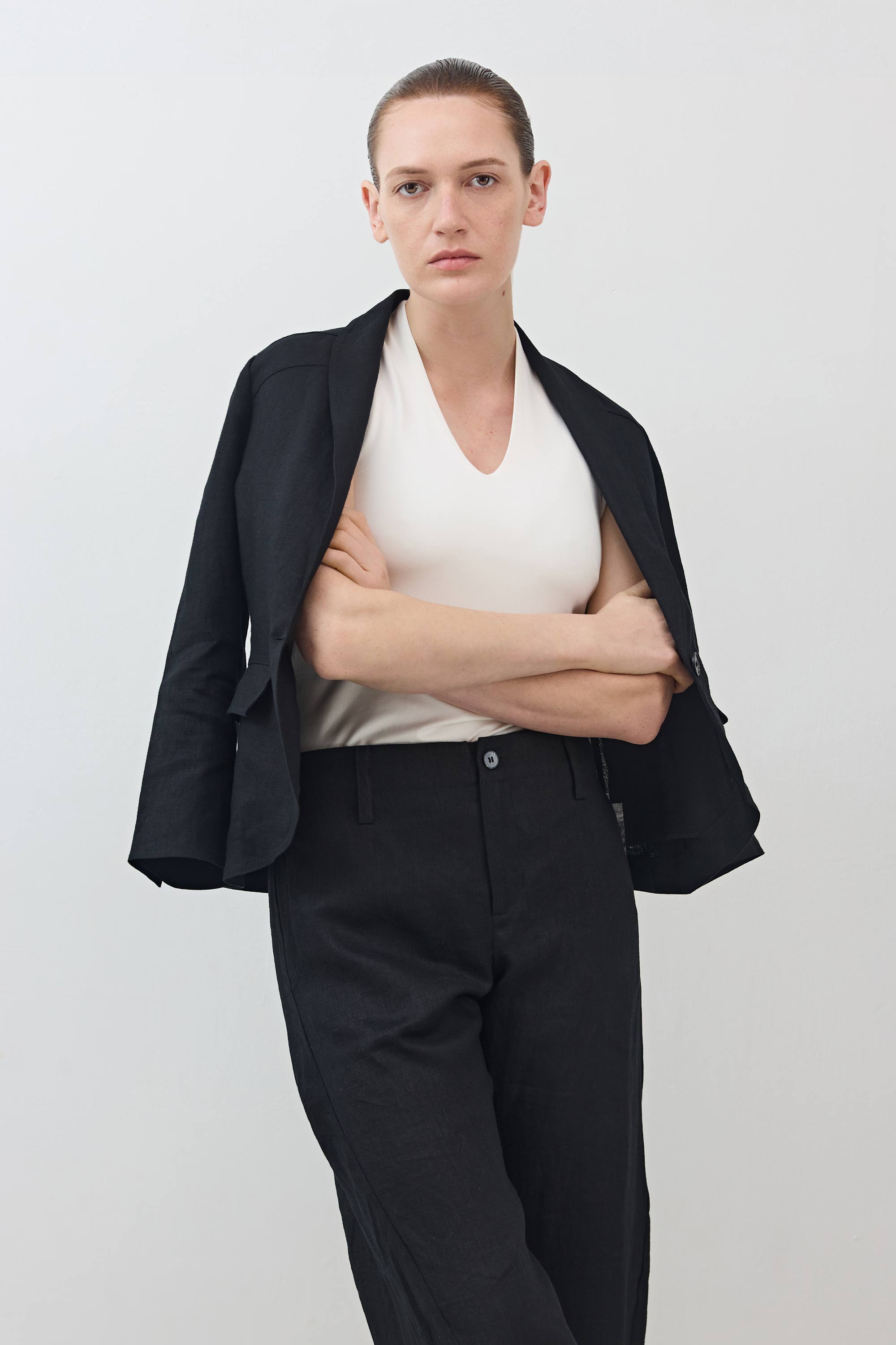 Cropped Tulip-Hem Blazer in Black