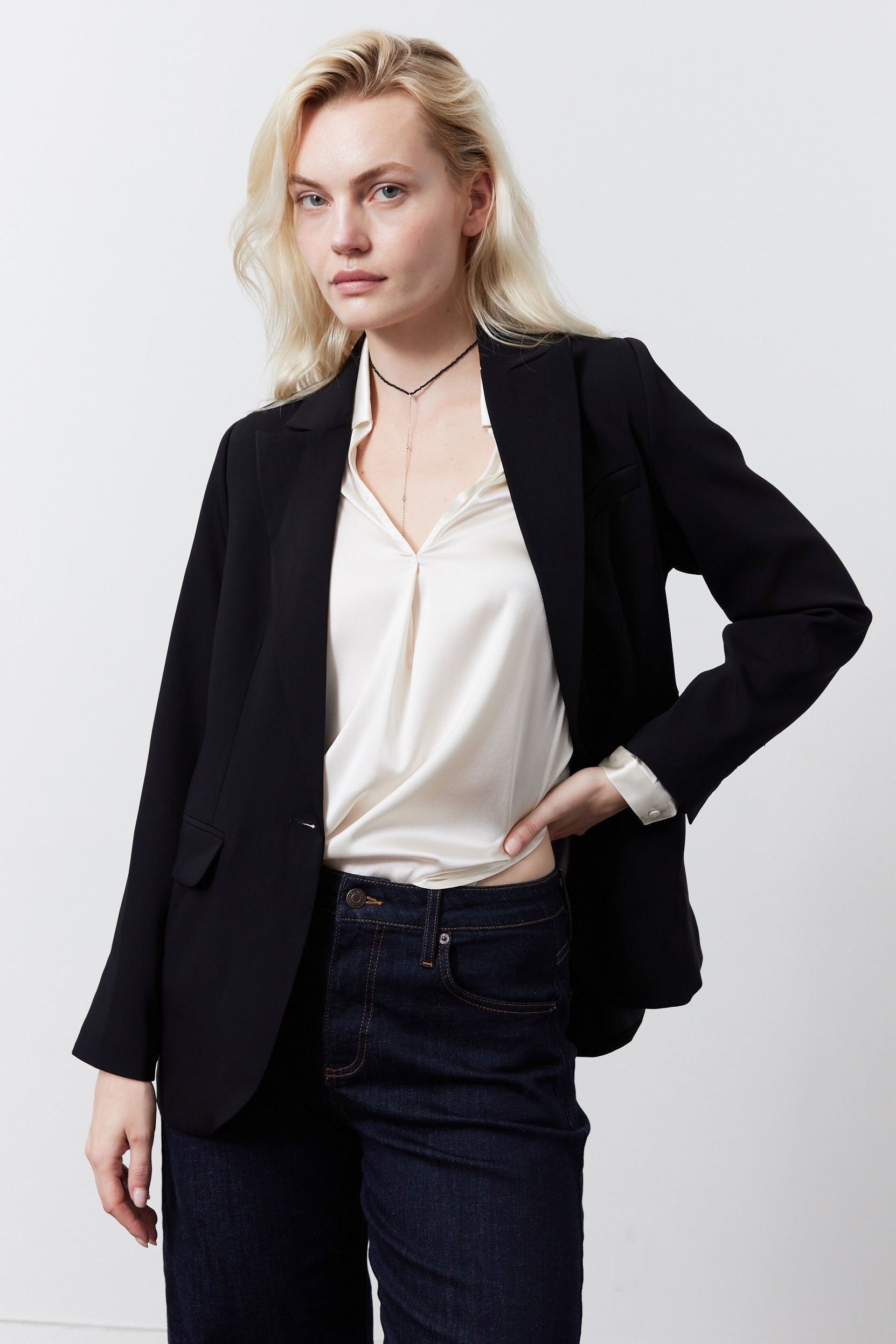 Single-Button Classic Blazer in Black