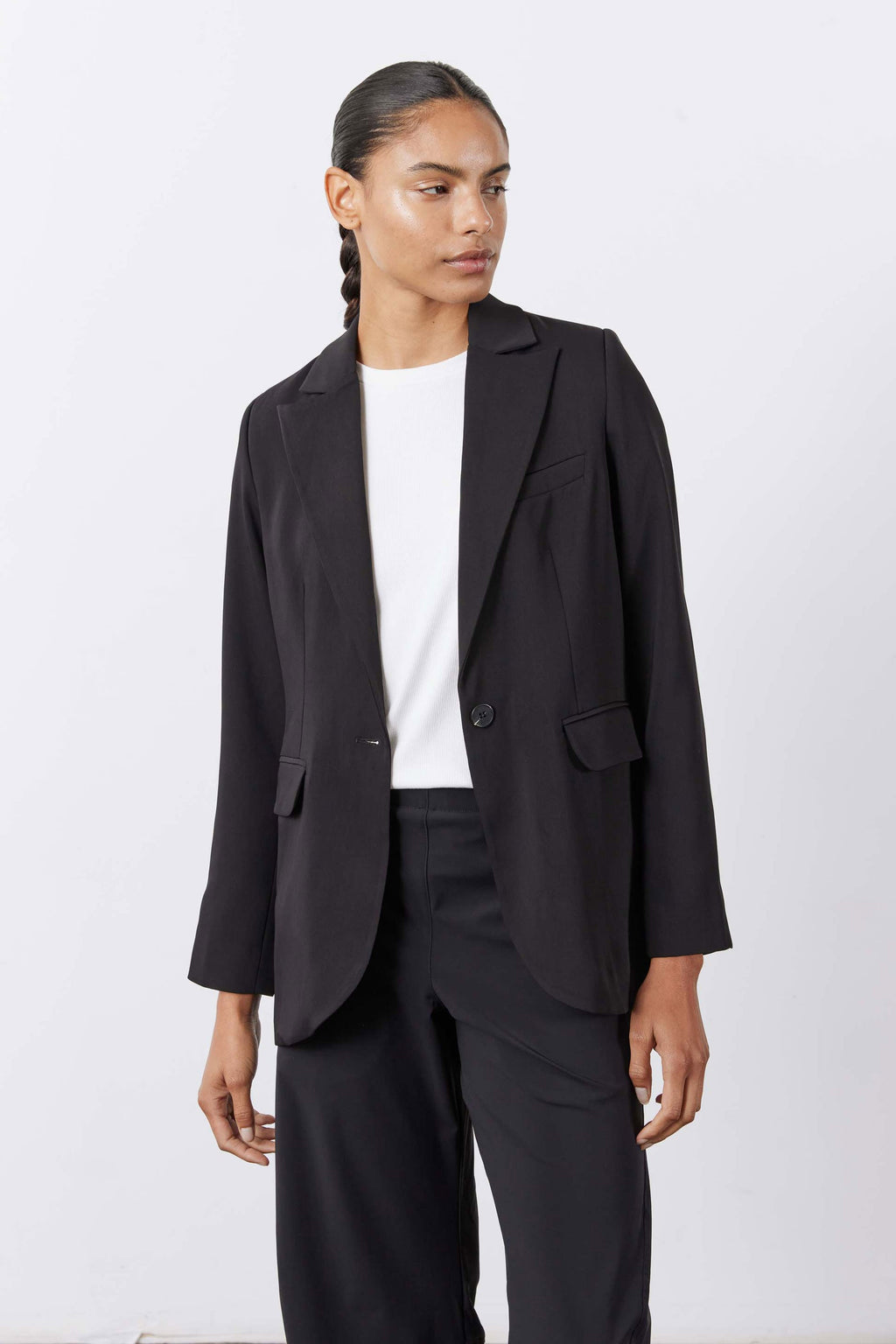 Single-Button Classic Blazer in Black
