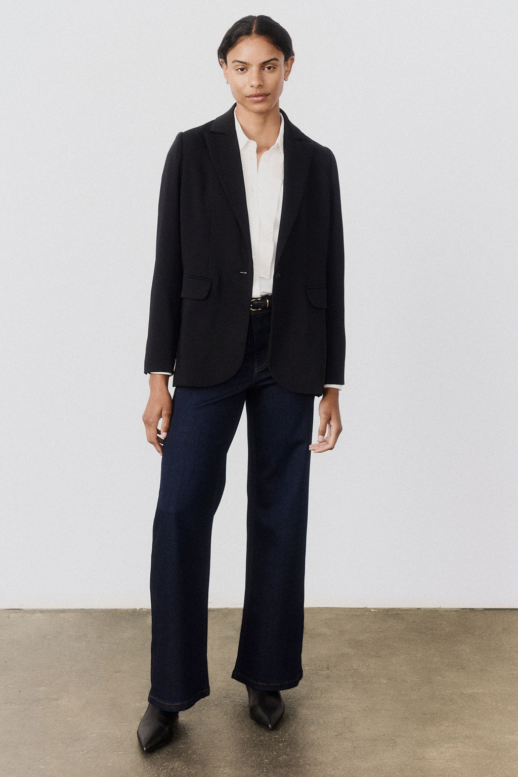 Single-Button Classic Blazer in Black