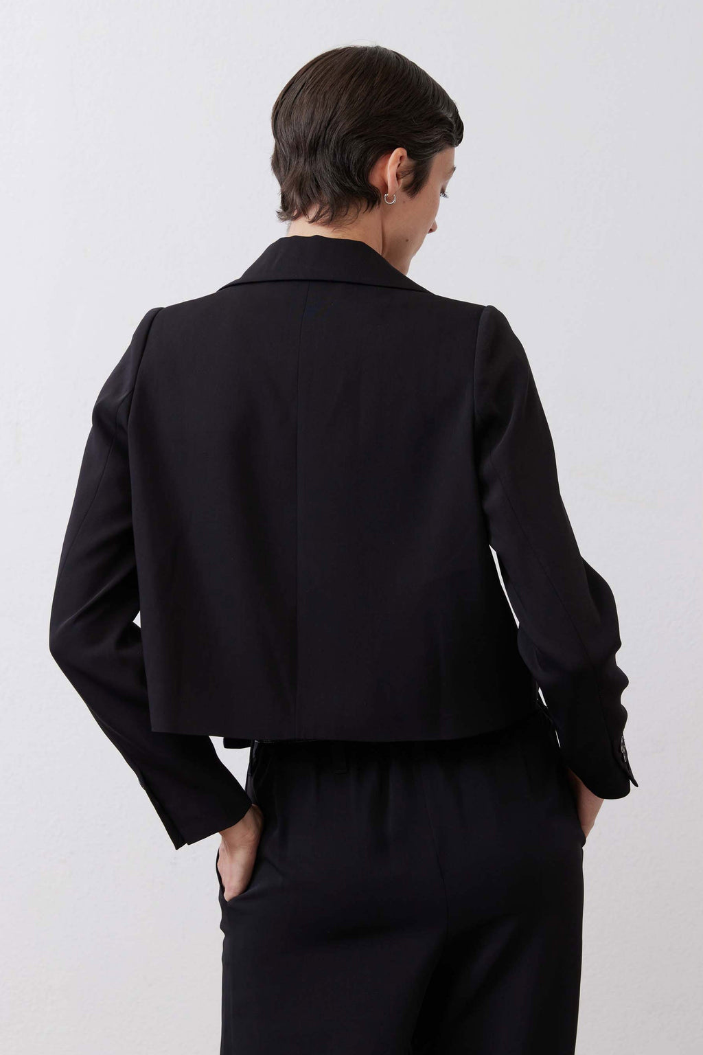 Cropped Collared Button-Front Jacket in Black