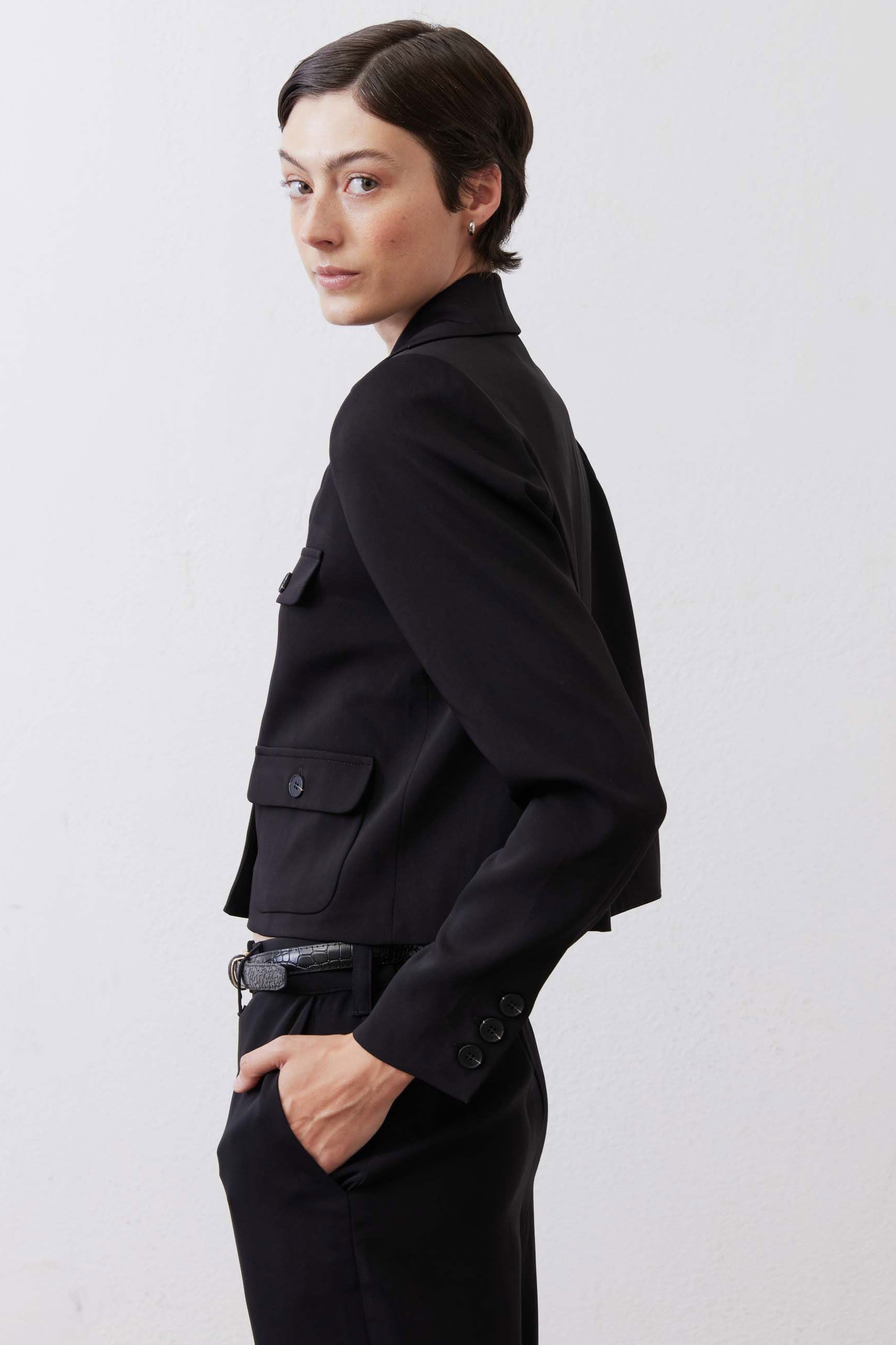 Cropped Collared Button-Front Jacket in Black