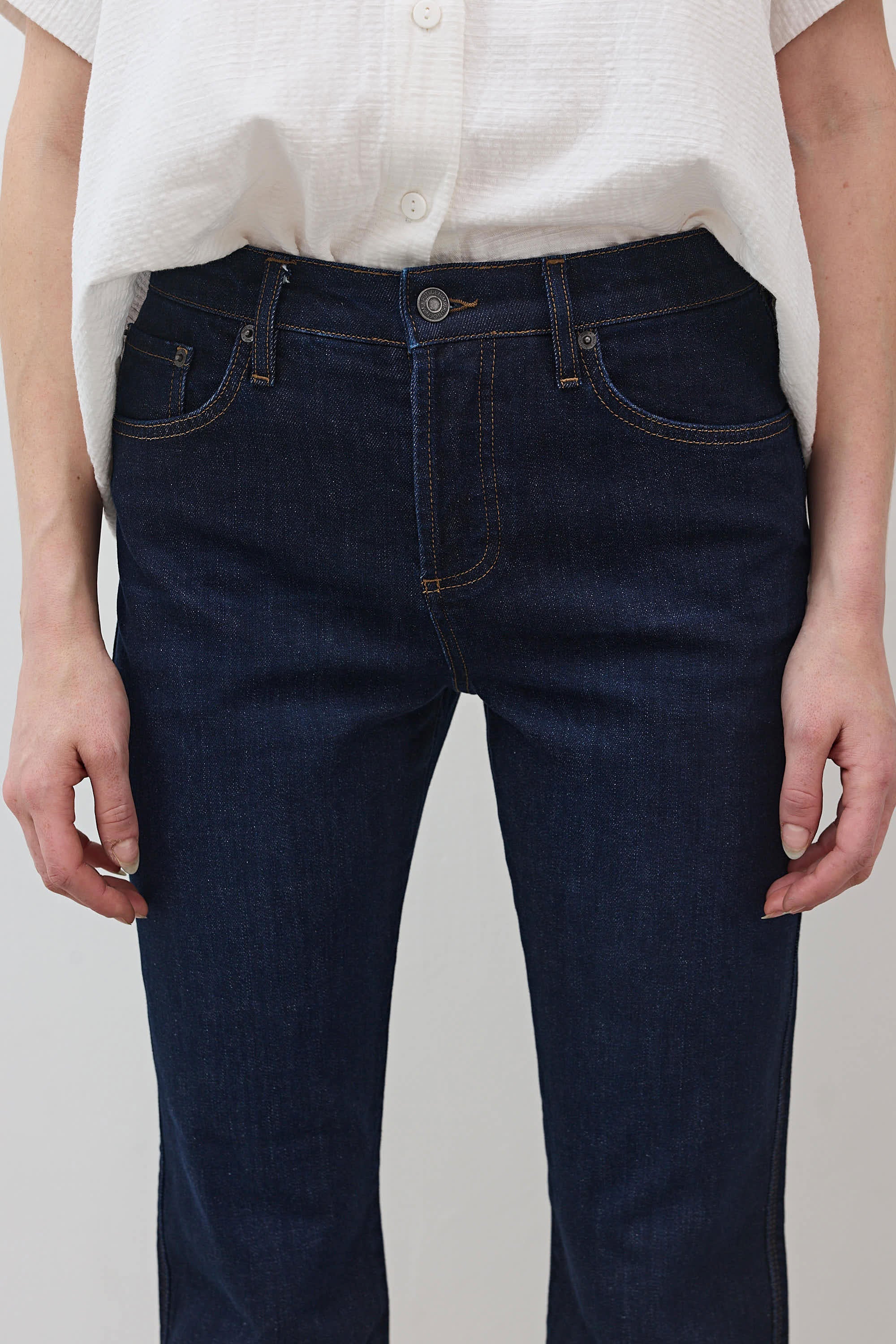 Cropped Mid-Rise Straight Denim Jeans in Ebb Dark Wash