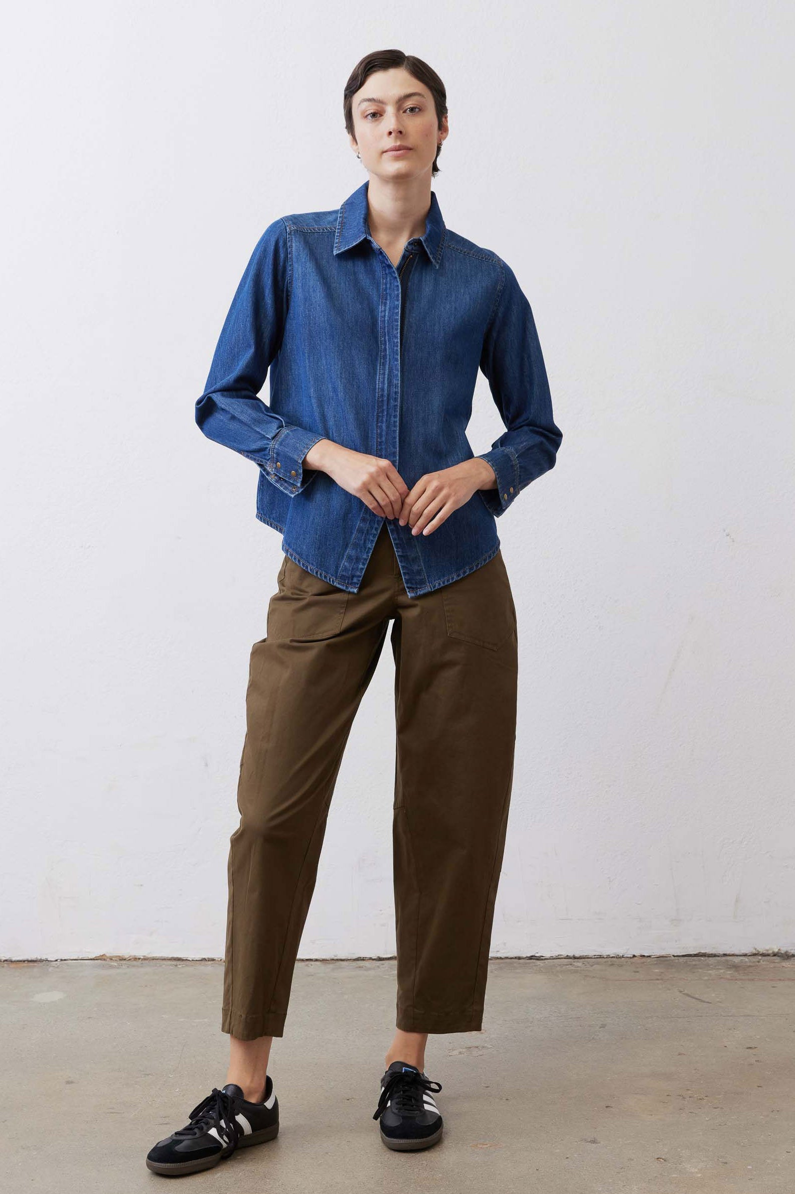 Handkerchief-Hem Zipper Denim Blouse in Medium Wash