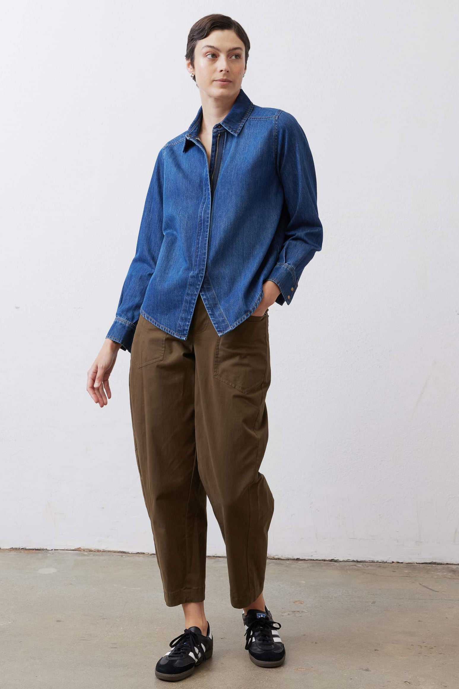 Handkerchief-Hem Zipper Denim Blouse in Medium Wash
