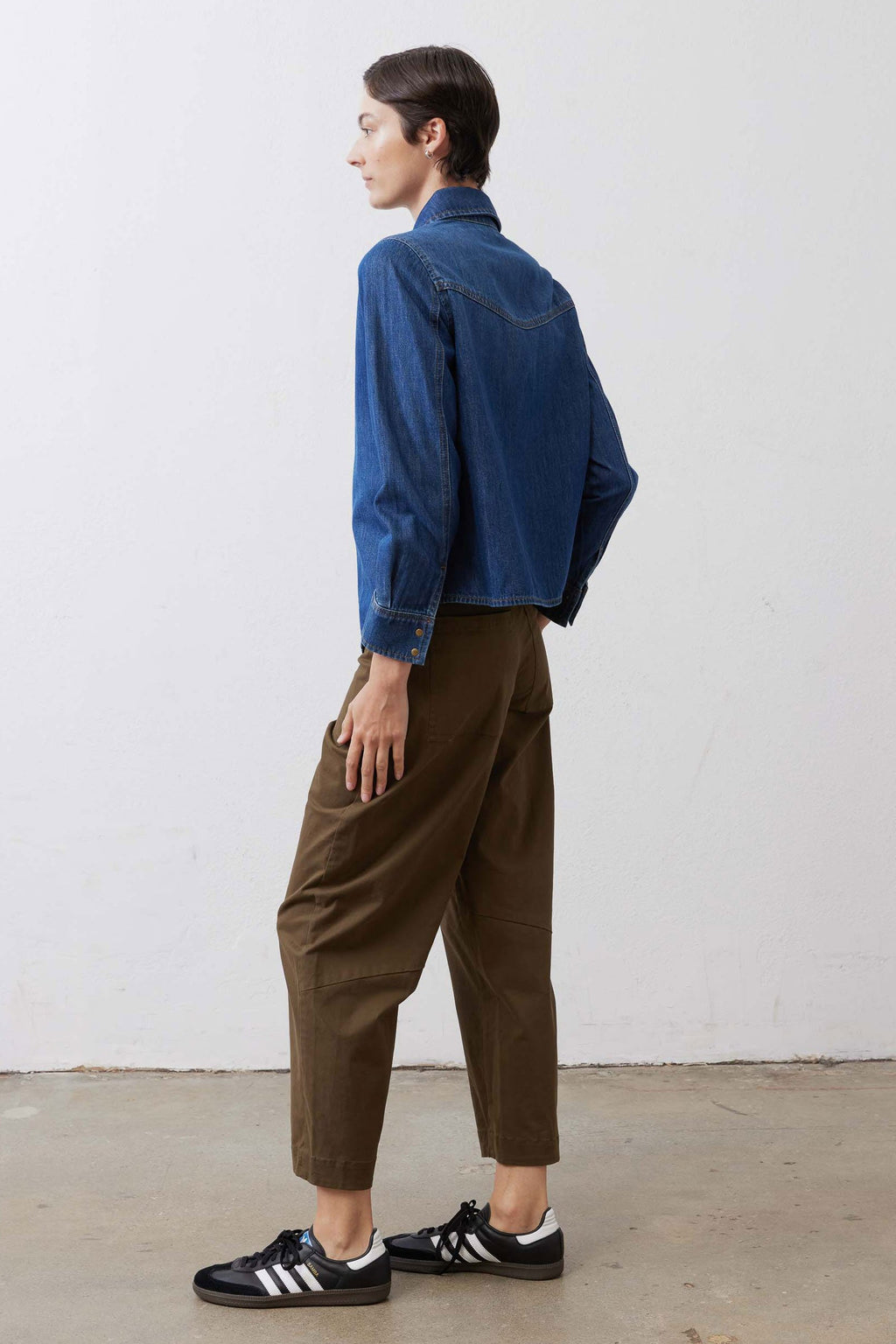 Handkerchief-Hem Zipper Denim Blouse in Medium Wash