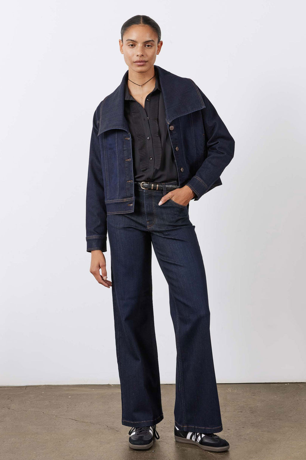 Cropped Wide-Collar Dark Wash Denim Jacket