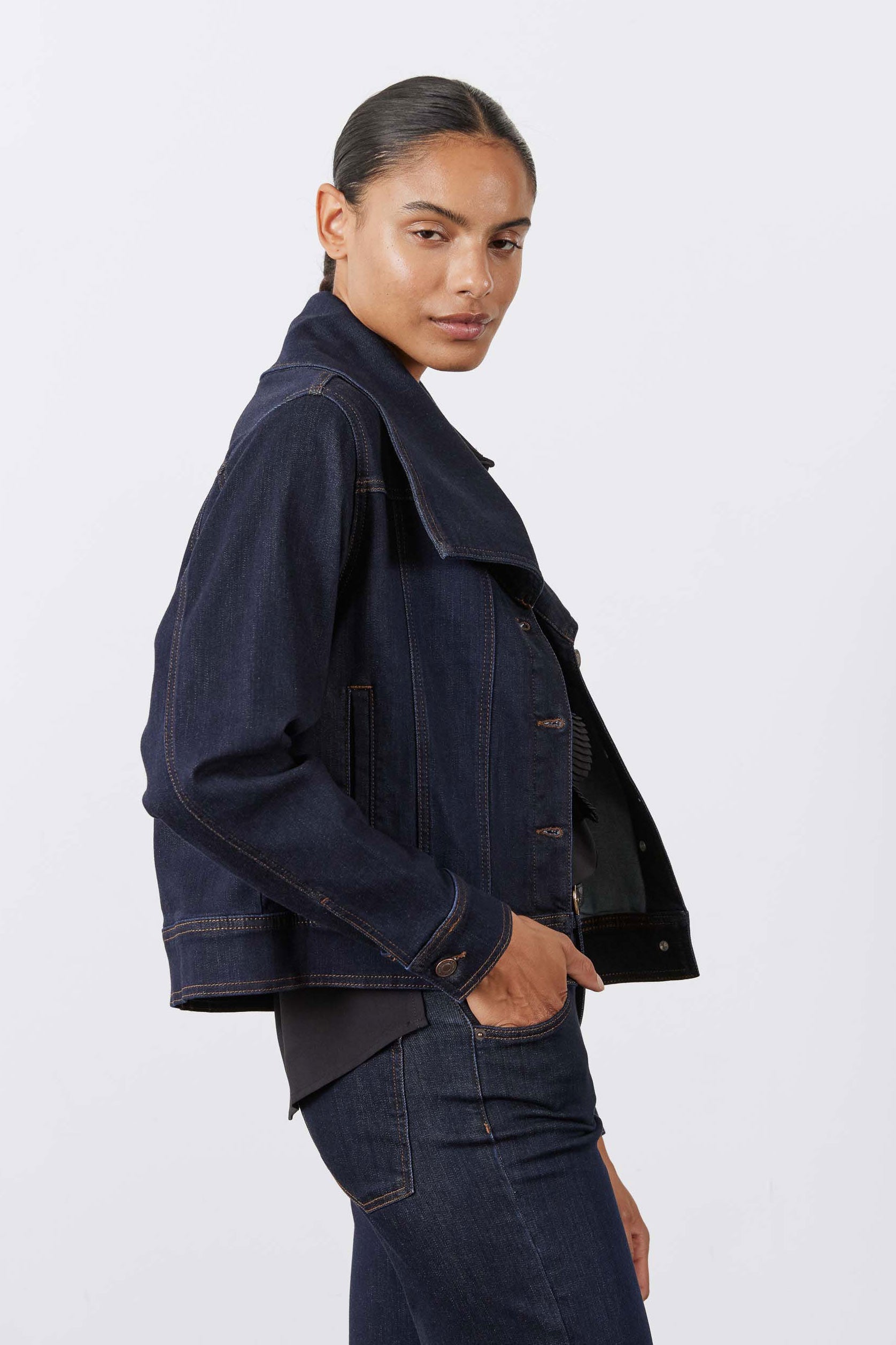 Cropped Wide-Collar Dark Wash Denim Jacket