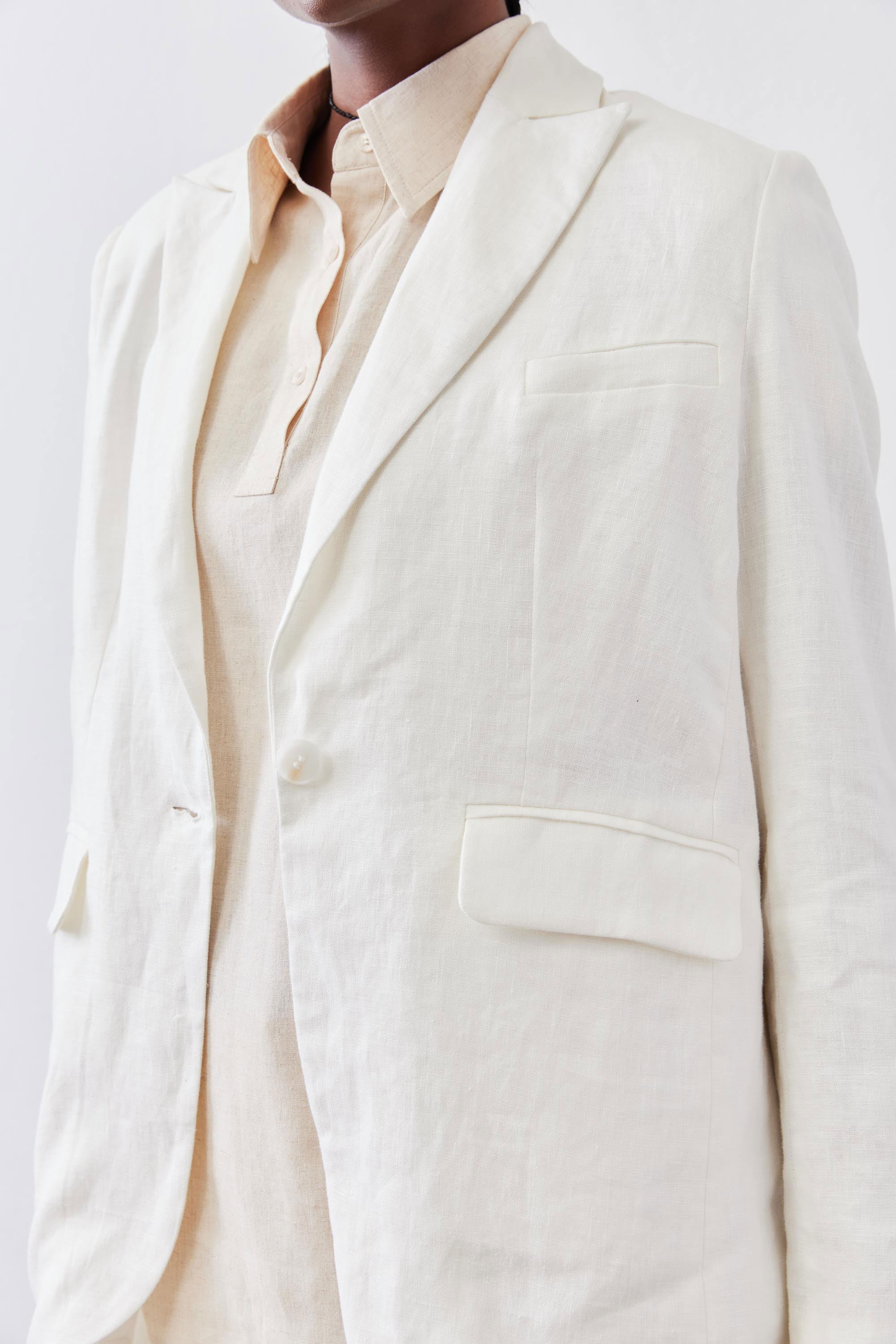 Classic Linen Blazer in Vintage White