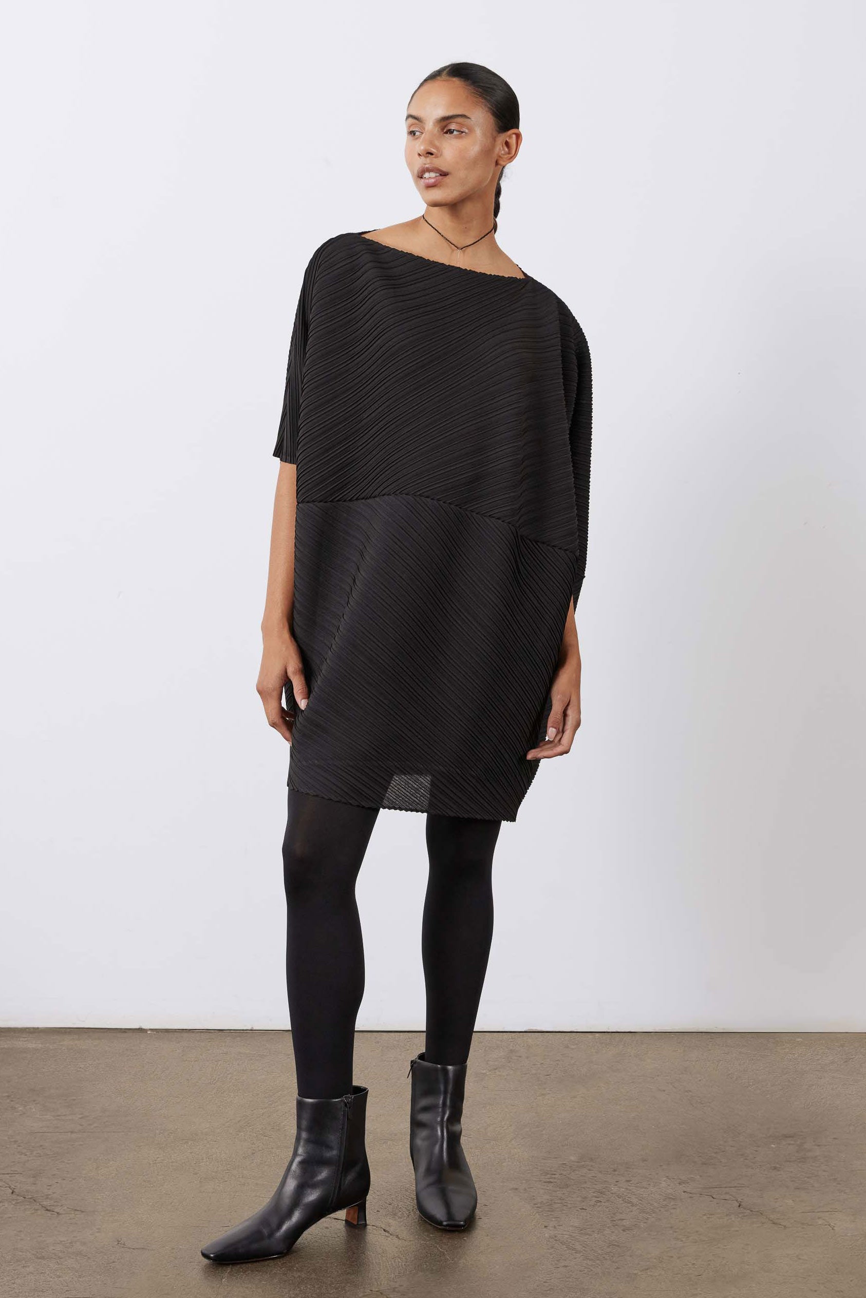 Oversized Pleated Stretch Tunic in Black