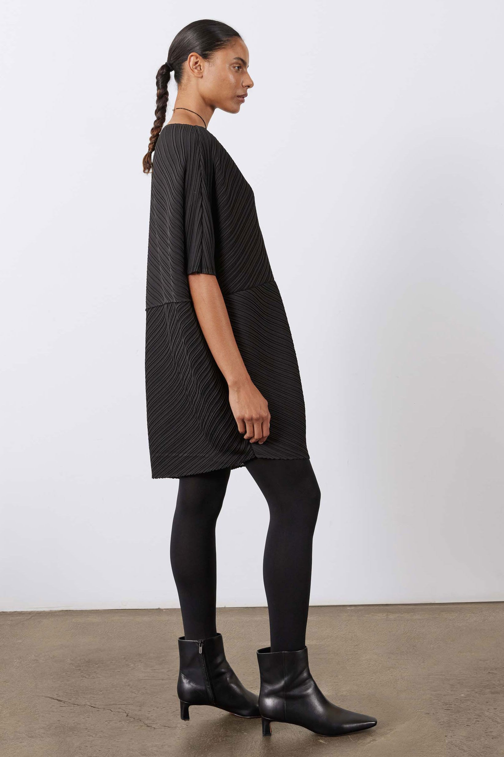Oversized Pleated Stretch Tunic in Black