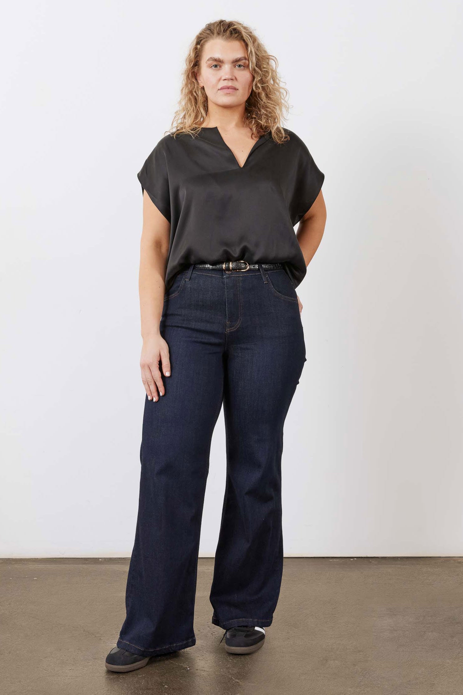 Petite Wide-Leg Palazzo Denim Jeans in Dark Wash