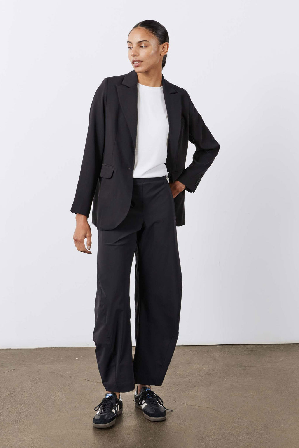 Single-Button Classic Blazer in Black