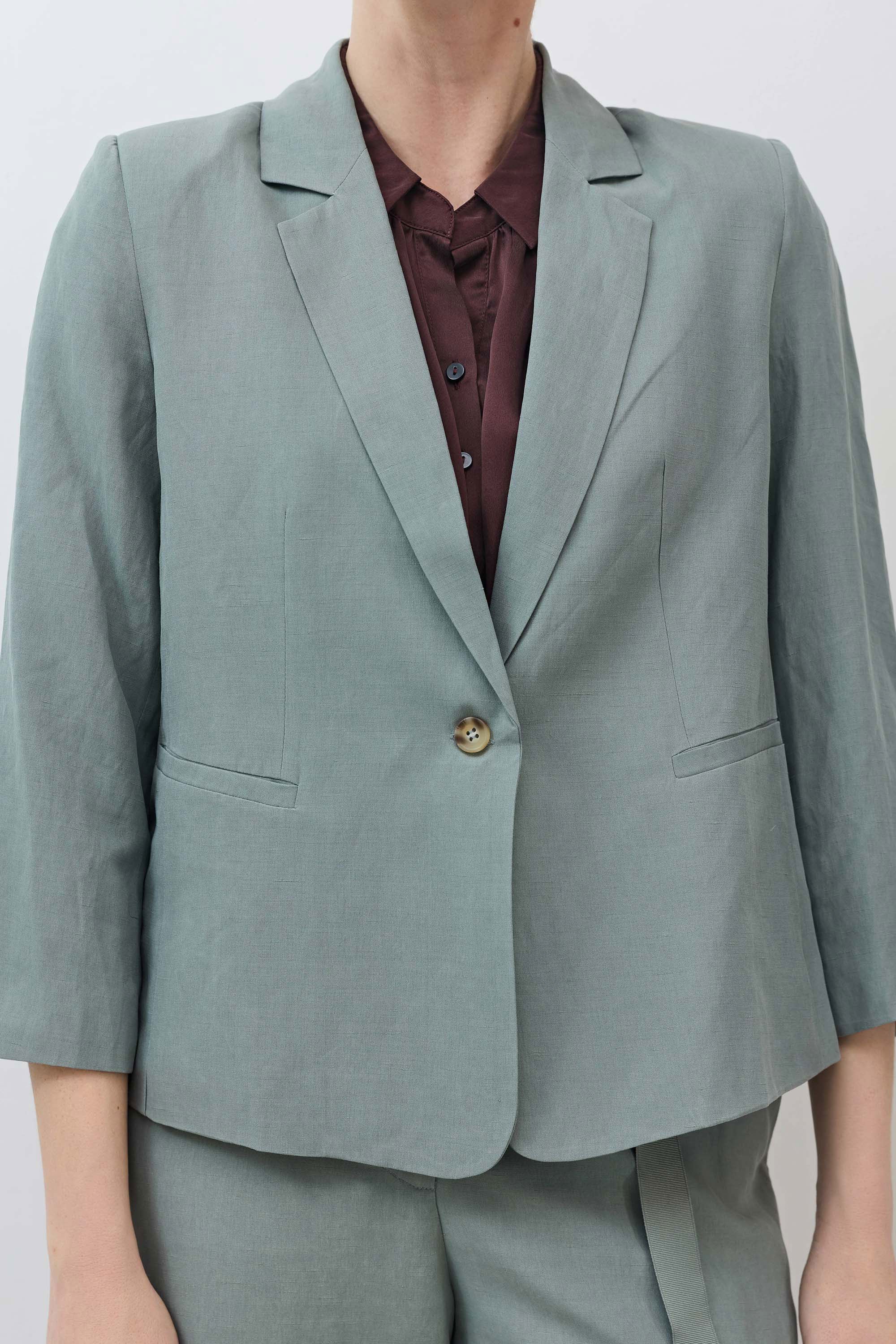 Shrunken Silk-Linen Tailored Blazer in Chinois Green