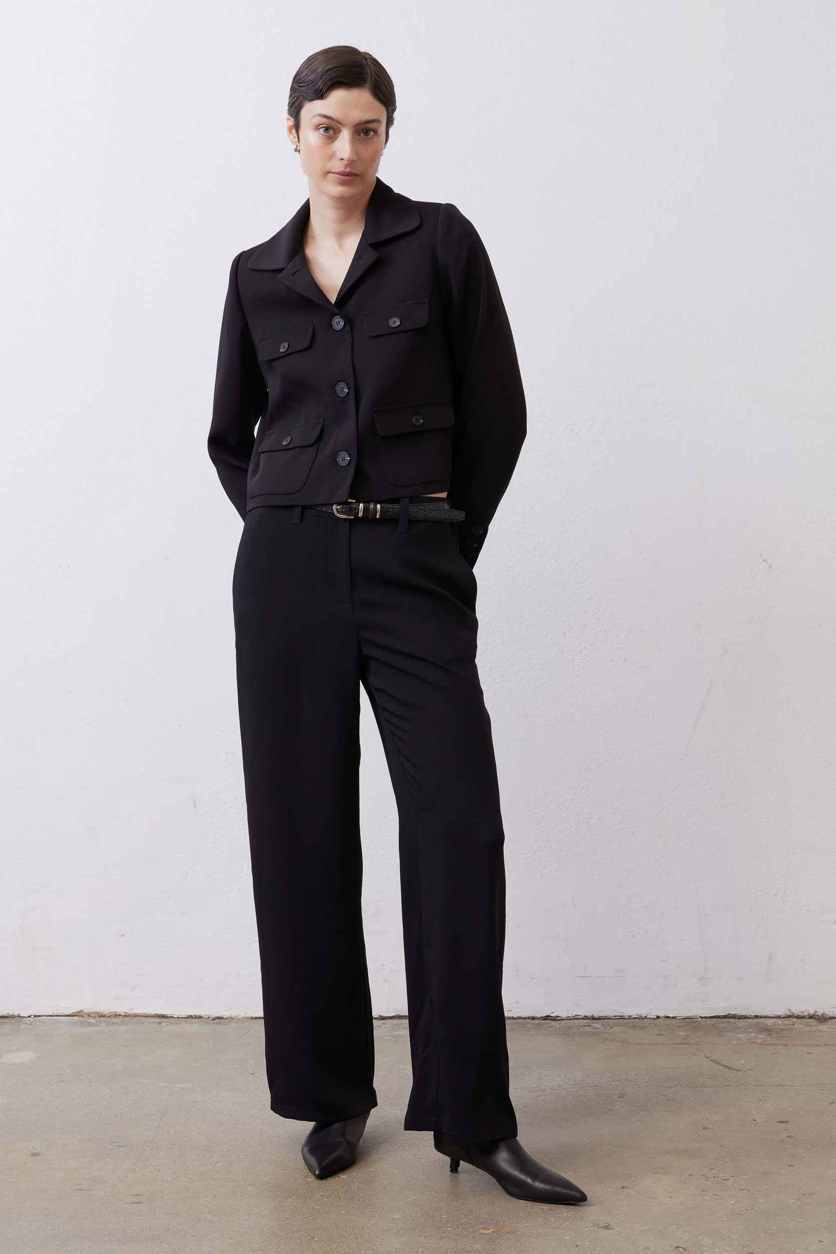 Cropped Collared Button-Front Jacket in Black