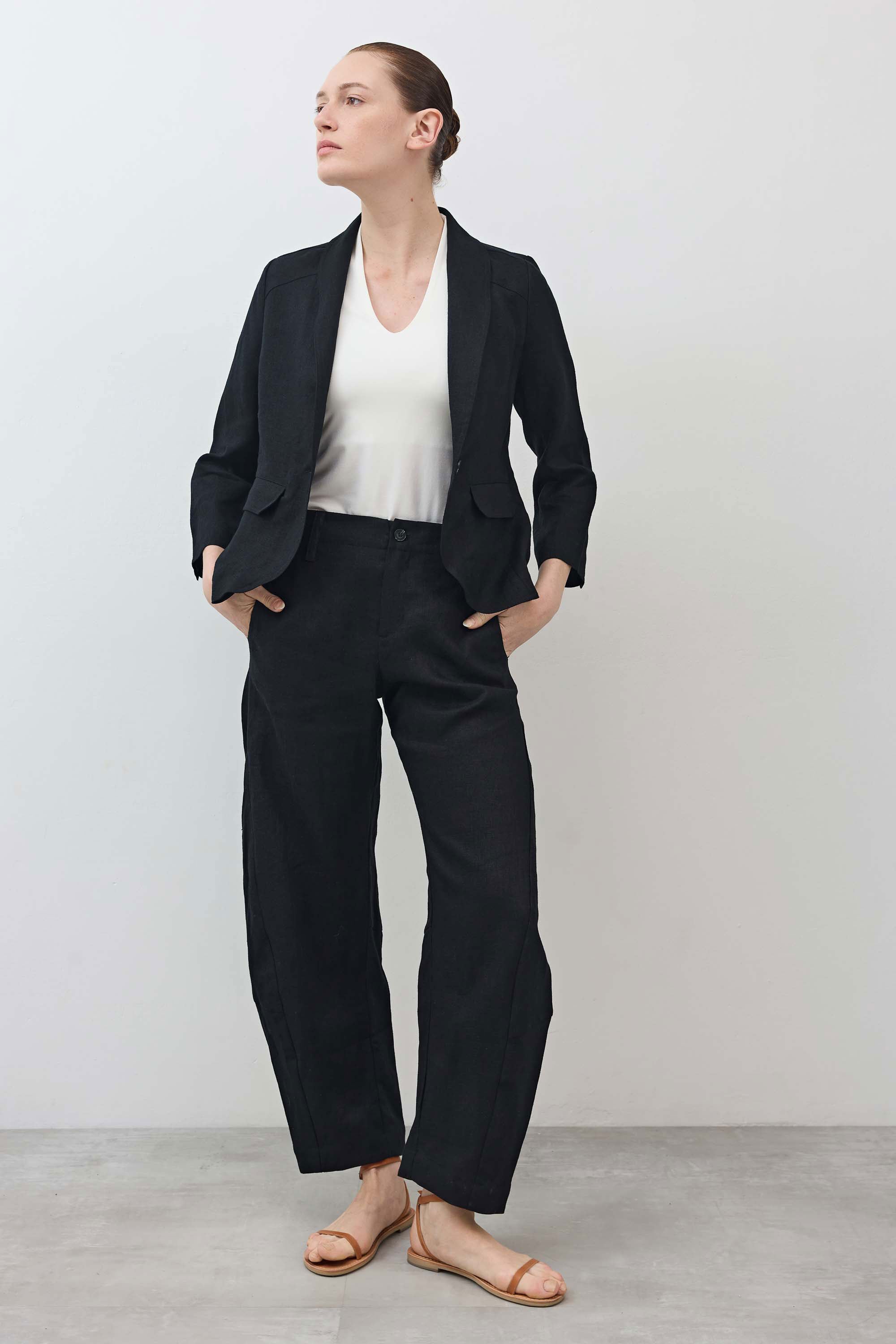 Cropped Tulip-Hem Blazer in Black