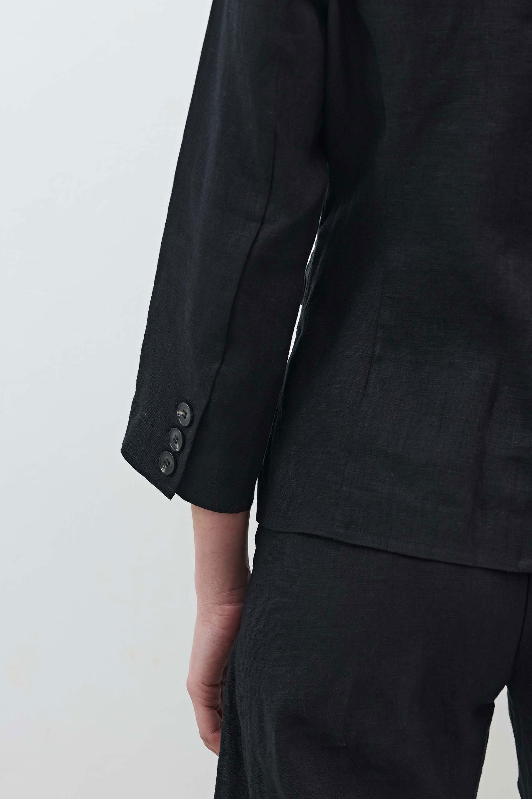 Cropped Tulip-Hem Blazer in Black