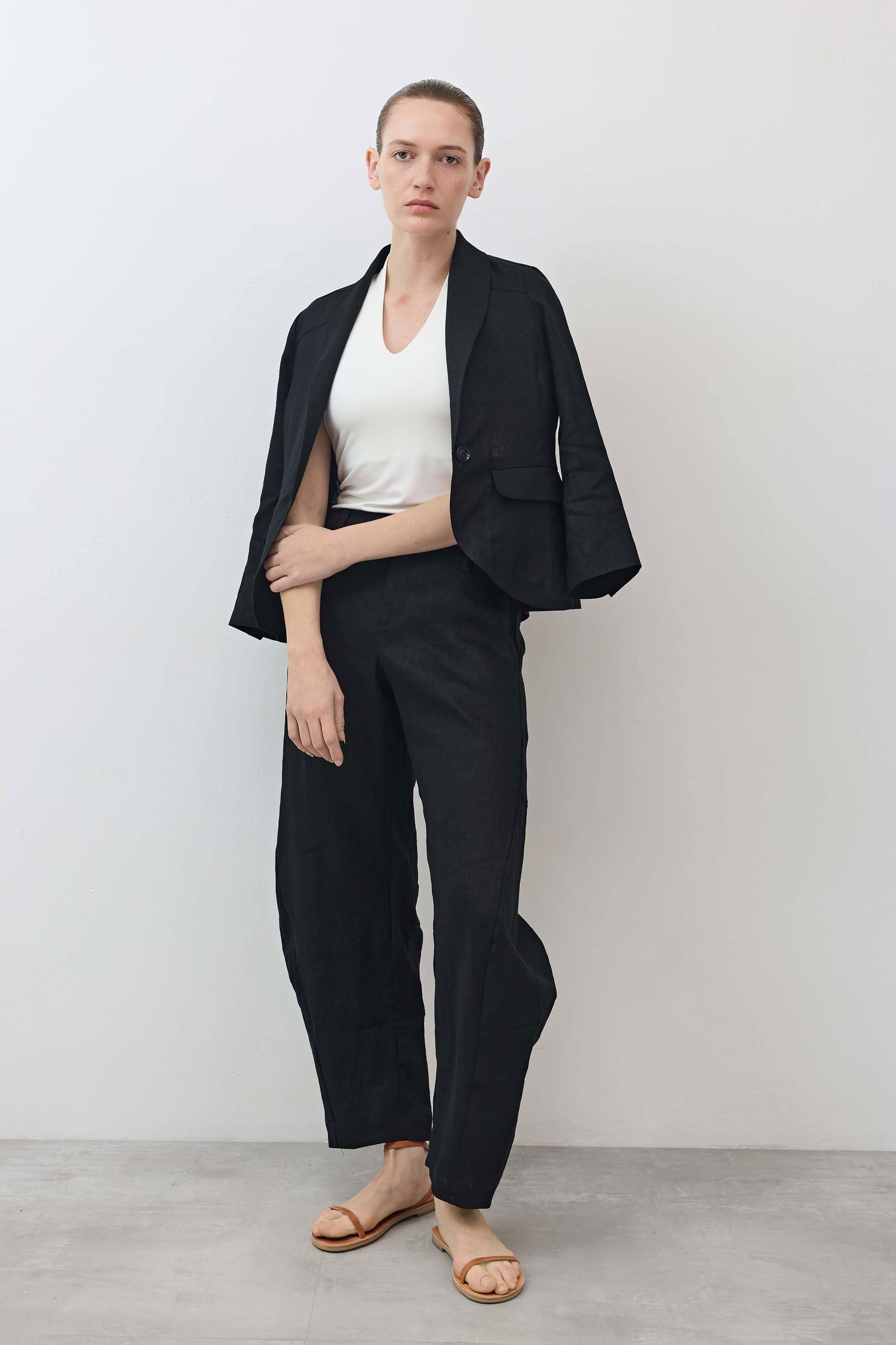 Cropped Tulip-Hem Blazer in Black