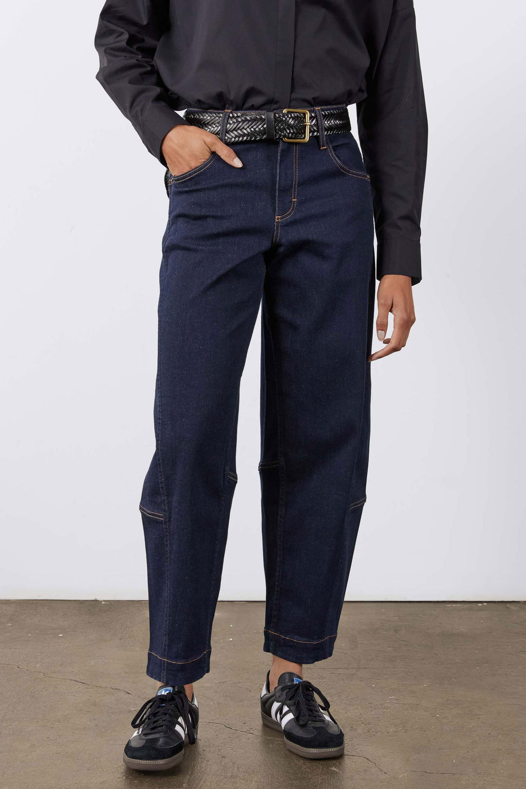 Wide-Leg Barrel Denim Jeans in Nyx Dark Wash