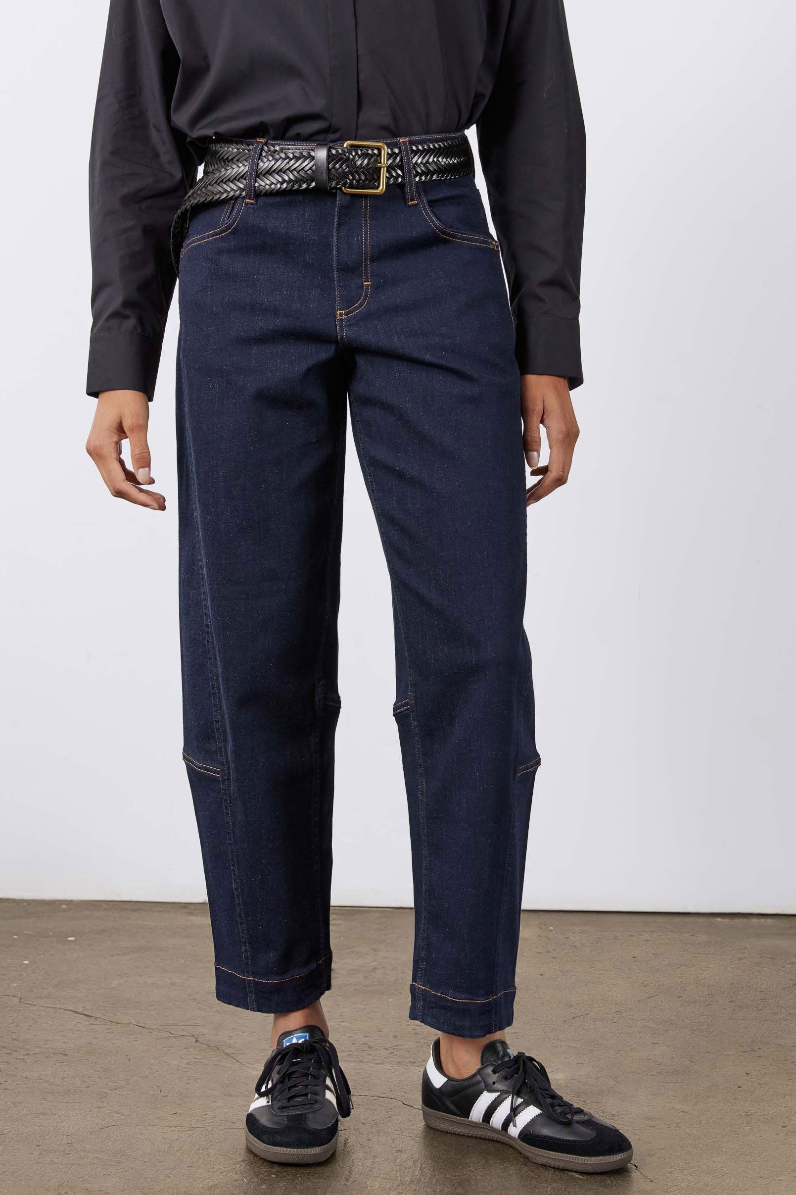 Long Wide-Leg Barrel Denim Jeans in Nyx Dark Wash