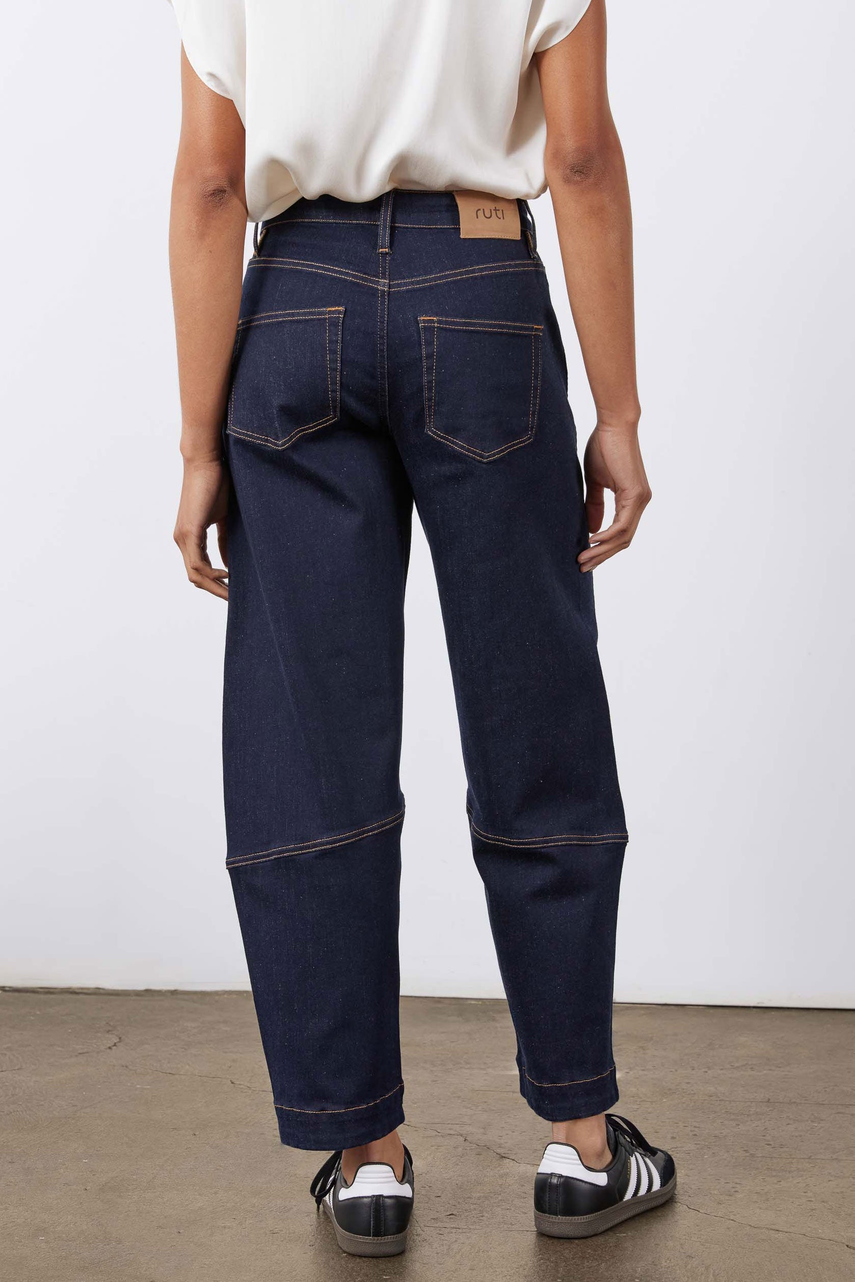 Wide-Leg Barrel Denim Jeans in Nyx Dark Wash