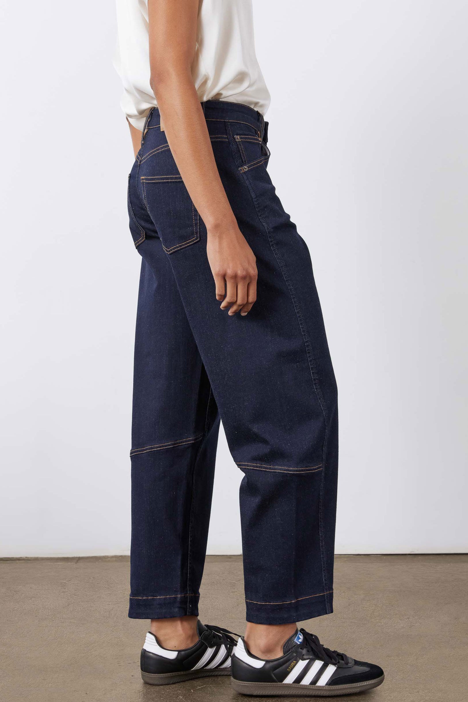 Long Wide-Leg Barrel Denim Jeans in Nyx Dark Wash