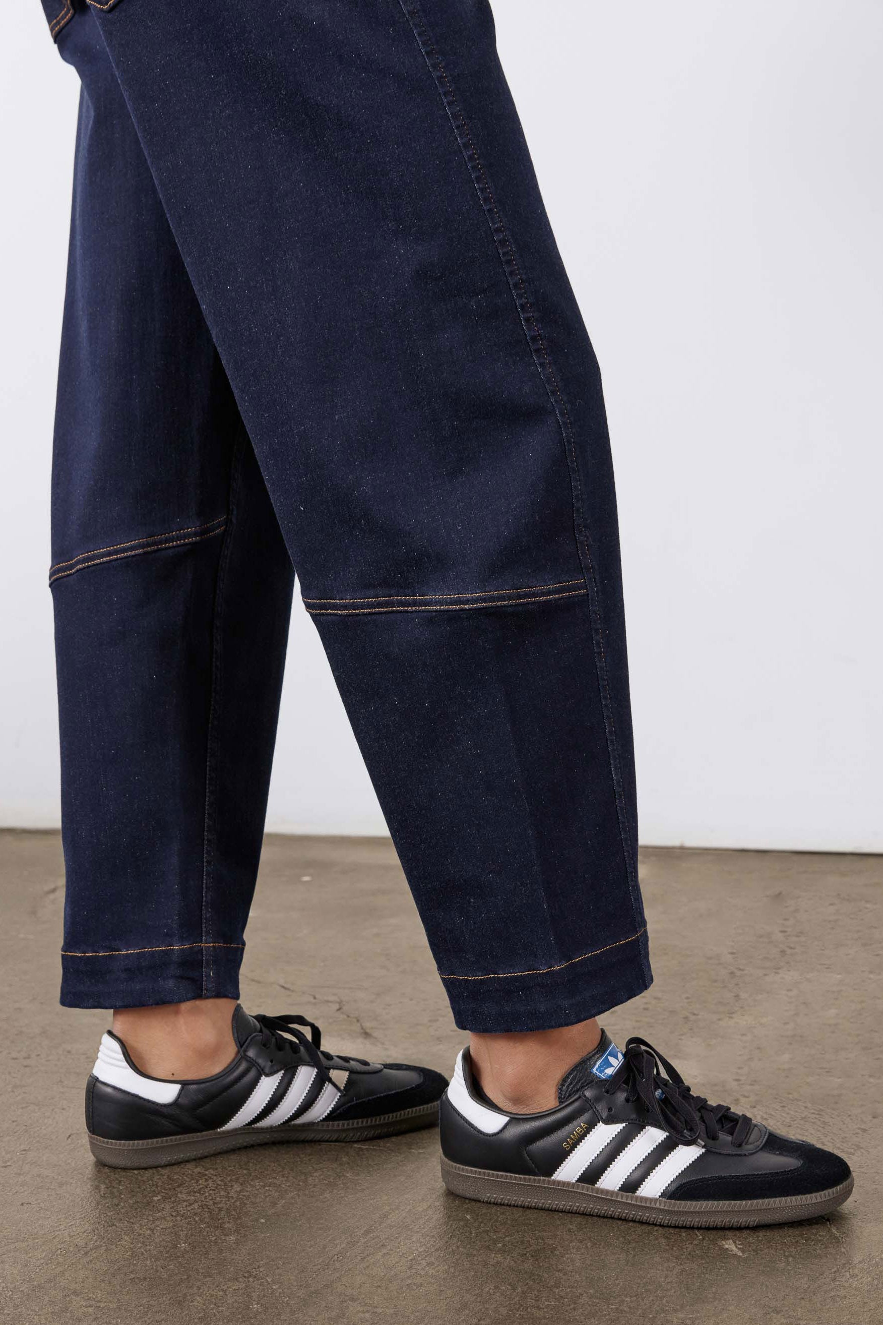 Wide-Leg Barrel Denim Jeans in Nyx Dark Wash